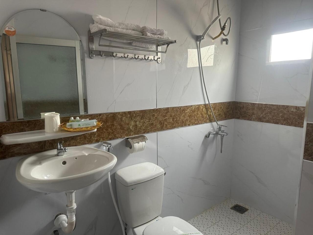 Du Hung 1 Hotel Hà Tiên Zewnętrze zdjęcie
